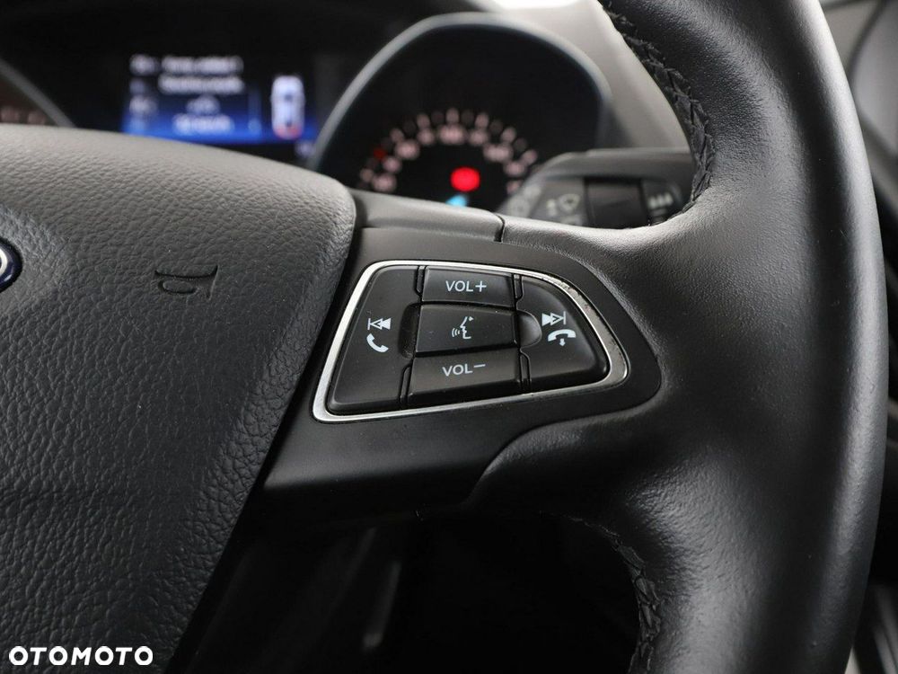 Ford Kuga 1.5 EcoBoost 2x4 Titanium - 29