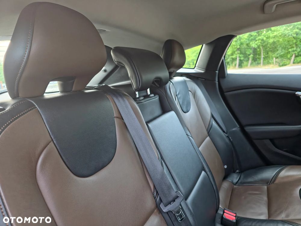 Volvo V40 D2 Momentum - 12