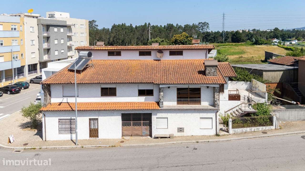 Moradia T4 com Armazém e Potencial de Negócio - Grande imagem: 2/29
