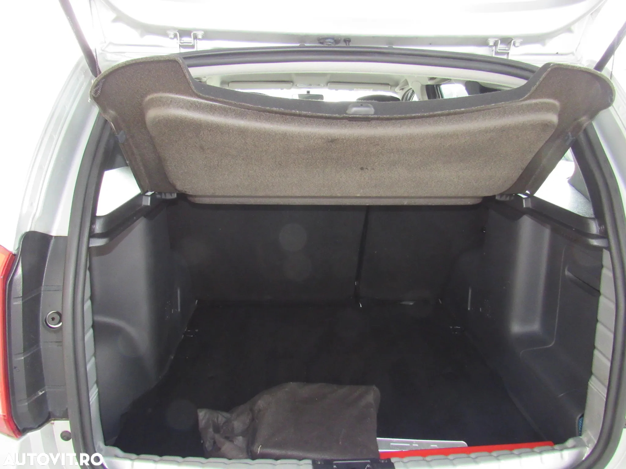 Dacia Duster 1.5 dCi 4x2 Laureate - 5