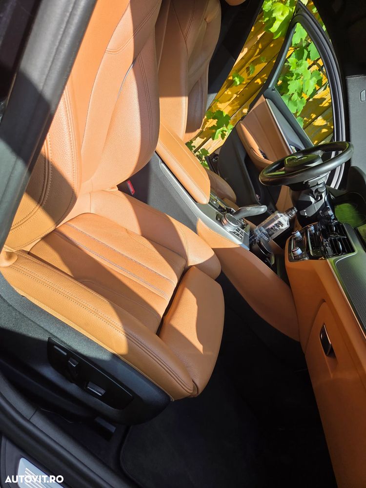 BMW Seria 5 530i xDrive AT - 12
