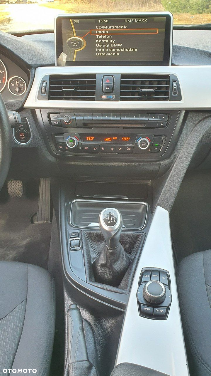 BMW Seria 3 320d DPF Touring - 20