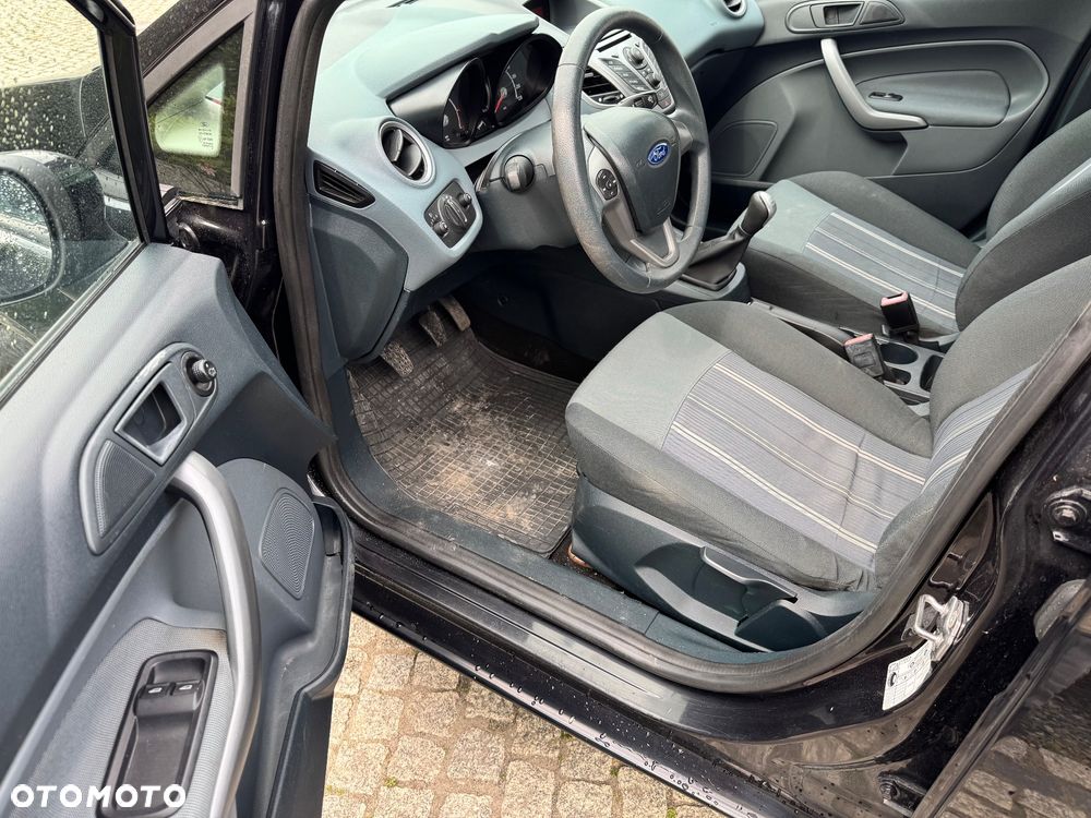 Ford Fiesta - 23
