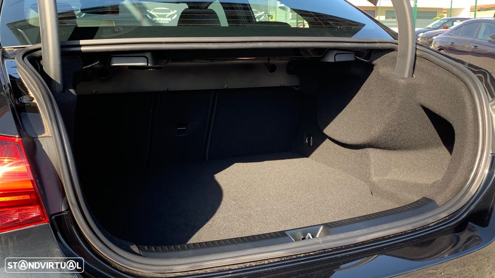Mercedes-Benz A 250 Limousine e - 25