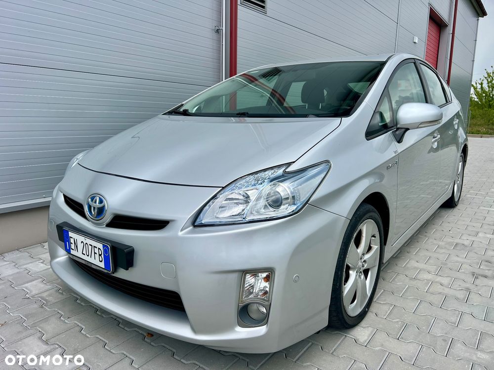 Toyota Prius (Hybrid) Executive - 2