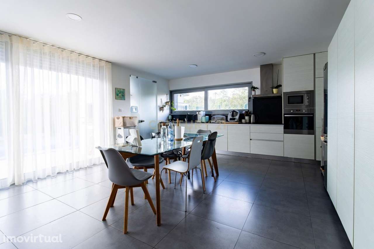 Moradia T3 em Água de Madeiros – Conforto, funcionalidade e lazer - Grande imagem: 2/35