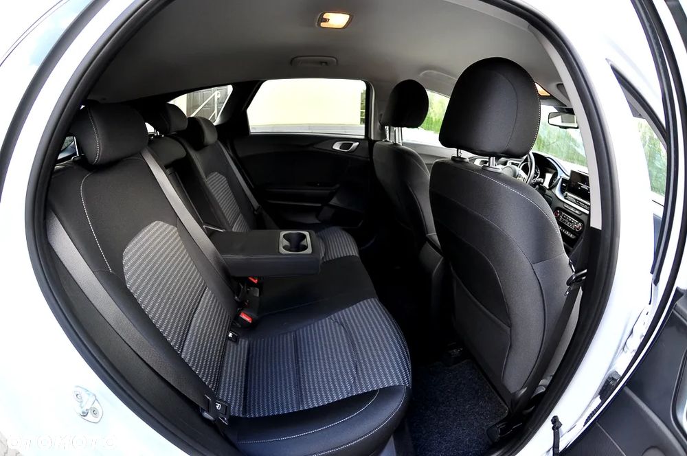 Kia Ceed 1.5 T-GDI Business Line Plus - 34