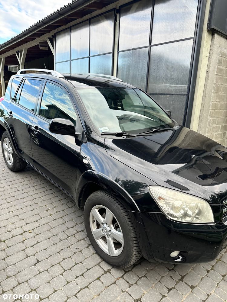 Toyota RAV4 - 8