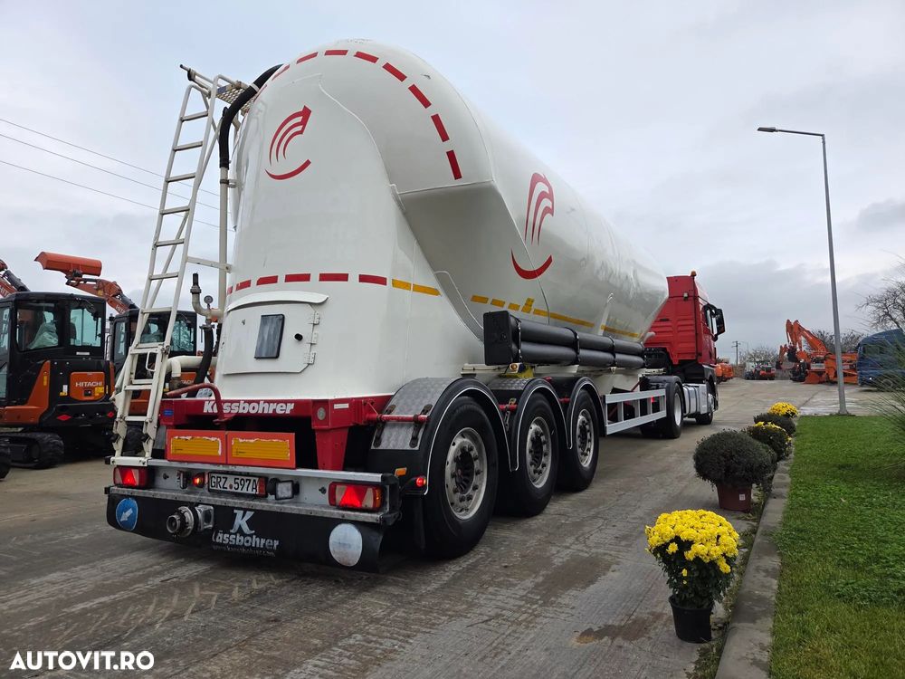 Kaessbohrer Transport CIMENT VRAC, 40mc, Masa propie 5,1t, Jante ALUMINIU, Capacitate 40mc, Axe SAF, Picioare sprijin, Produsa in GERMANIA, rulata in GERMANIA, Posibilitate leasing-PROMOTIE 29.900 EUR+Tva - 15