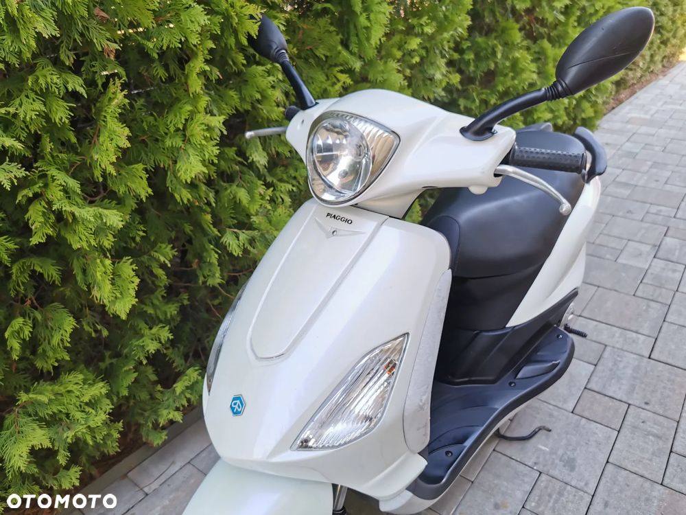 Piaggio FLY - 10
