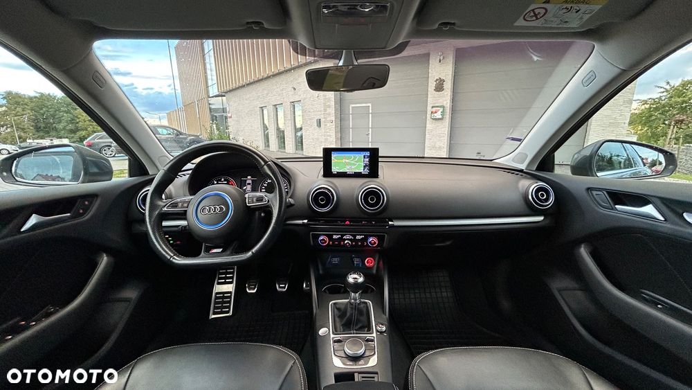 Audi A3 Sportback 1.6 TDI (clean diesel) S line Sportpaket - 32