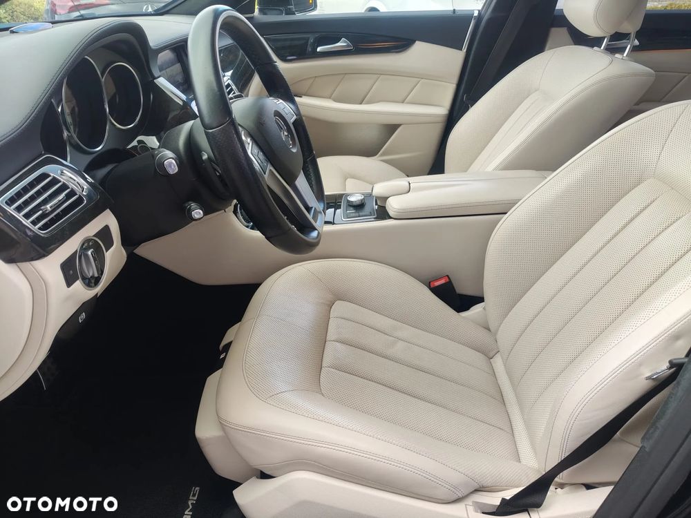 Mercedes-Benz CLS 500 4-Matic 7G-TRONIC - 13