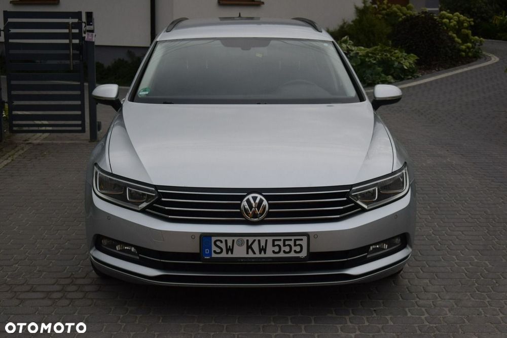 Volkswagen Passat - 2