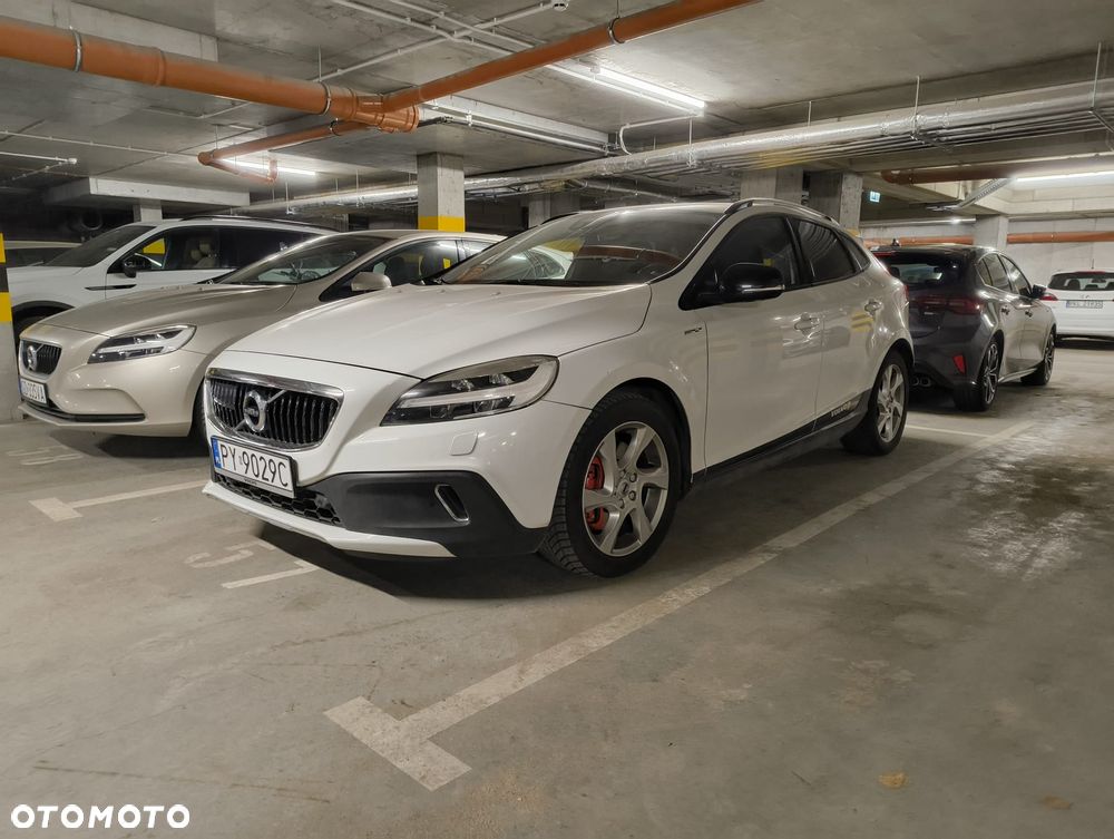 Volvo V40 Cross Country T4 AWD Geartronic Momentum - 1