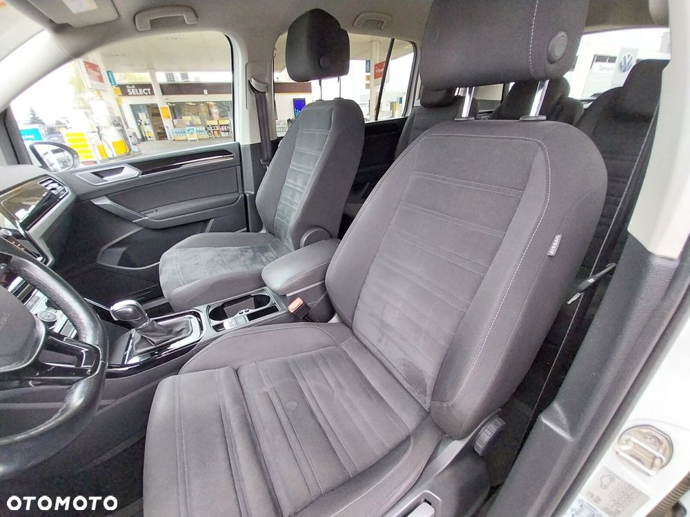 Volkswagen Touran - 12