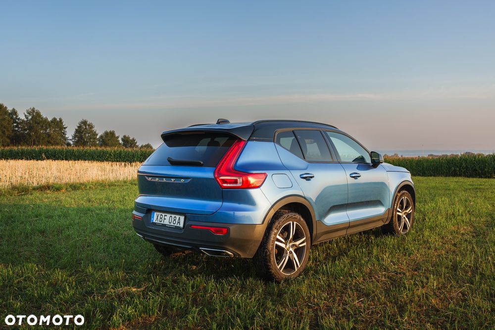 Volvo XC 40 D3 AWD Geartronic R-Design - 3