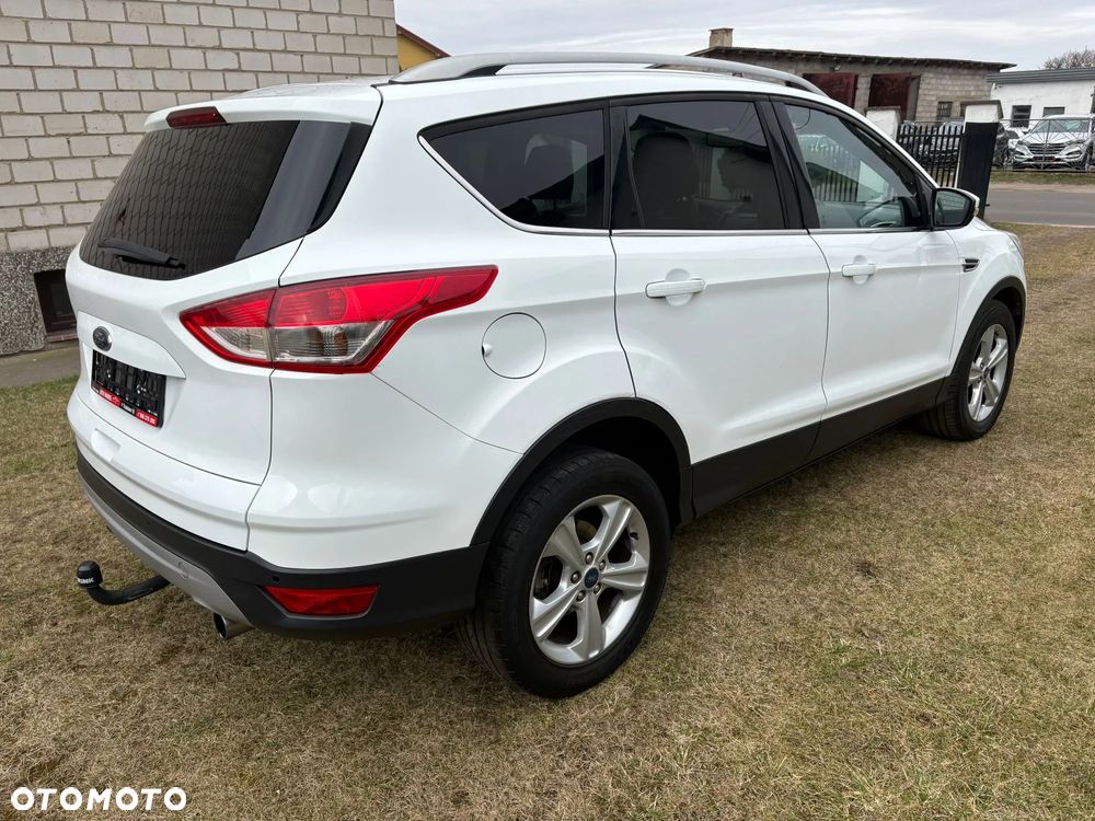 Ford Kuga 2.0 TDCi 2x4 Titanium - 4
