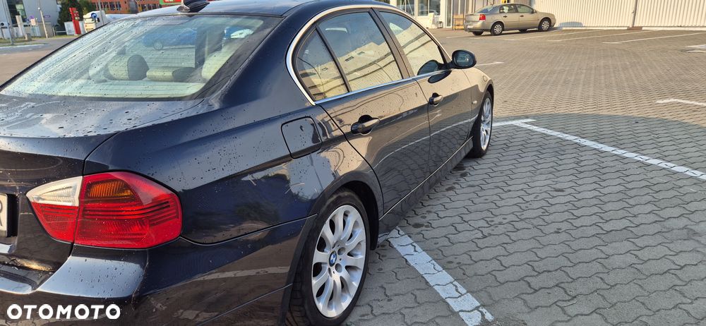 BMW Seria 3 325i - 3