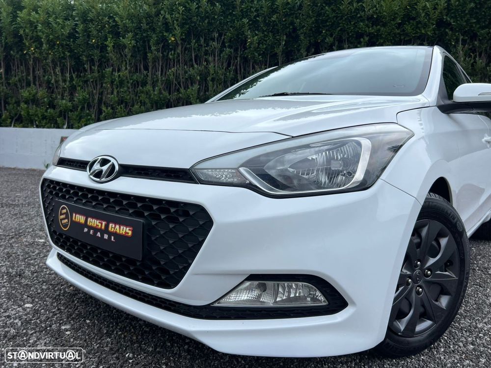 Hyundai i20 1.1 CRDi Urban - 16