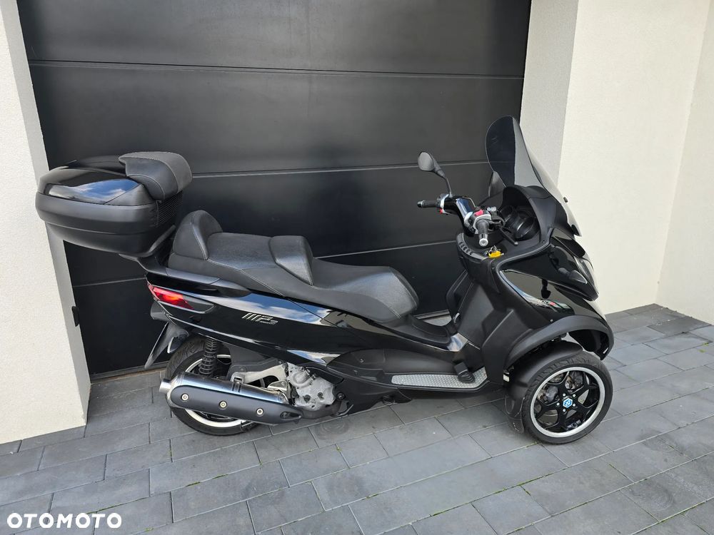 Piaggio MP-3 - 10