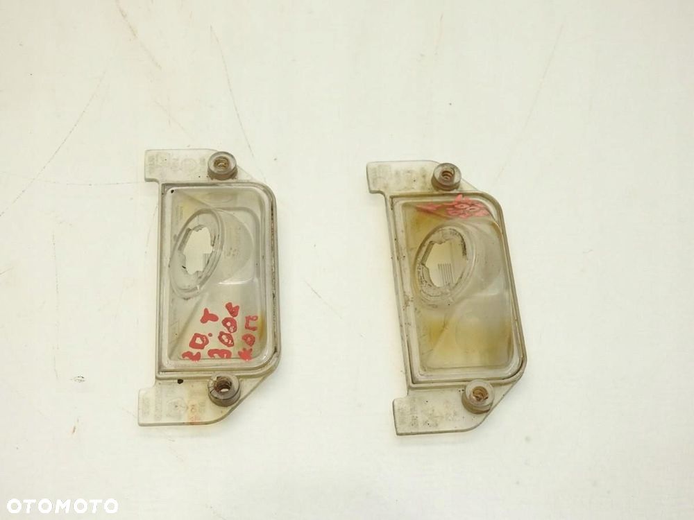 LAMPKA TABLICY REJESTRACYJNEJ CHRYSLER 300C 04805846AA - 4