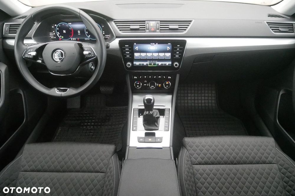 Skoda Superb 1.5 TSI Ambition DSG - 8