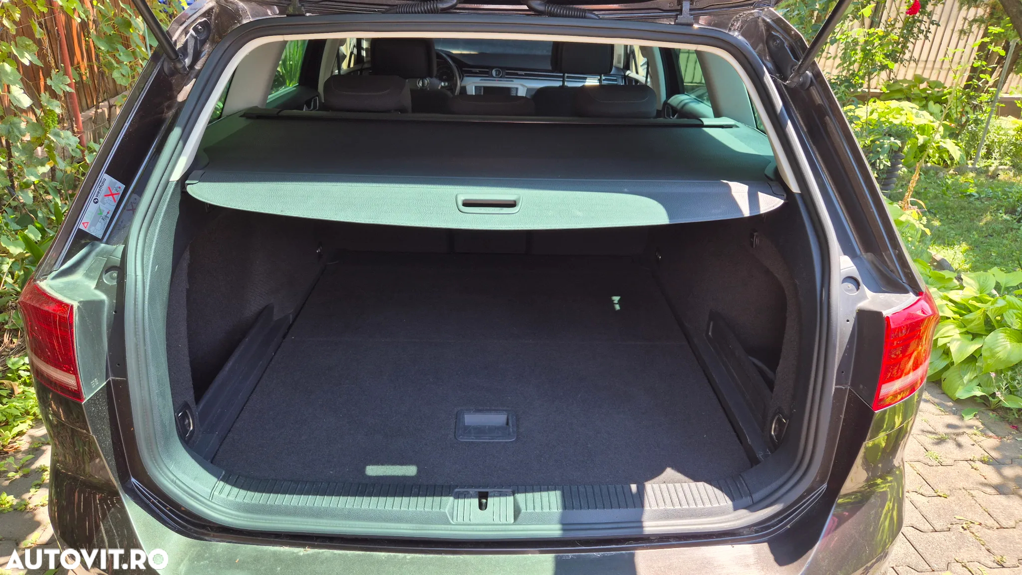 Volkswagen Passat Variant 2.0 TDI DSG Comfortline - 26