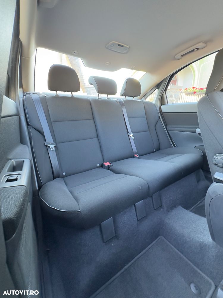 Volvo S40 D2 Kinetic - 8