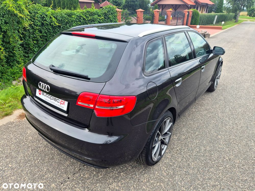Audi A3 Sportback 1.6 TDI DPF Ambiente - 16