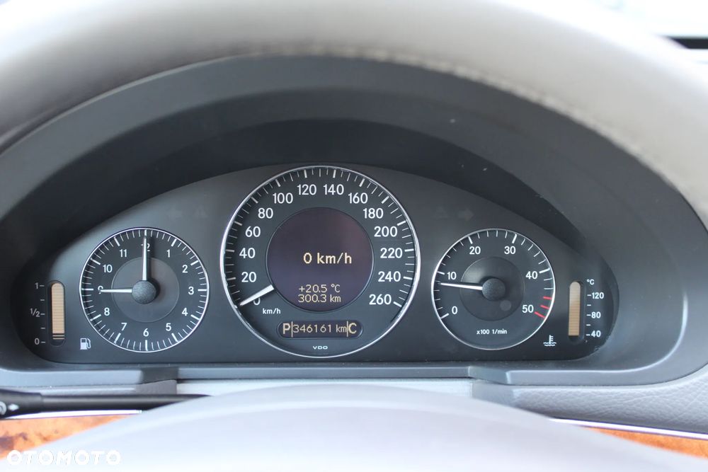 Mercedes-Benz Klasa E - 7