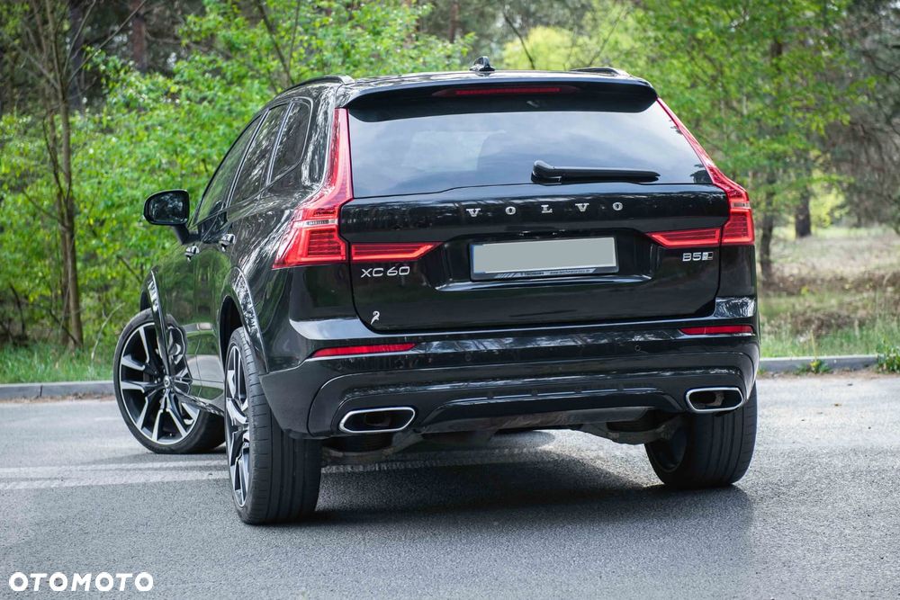 Volvo XC 60 D5 AWD R-Design - 3