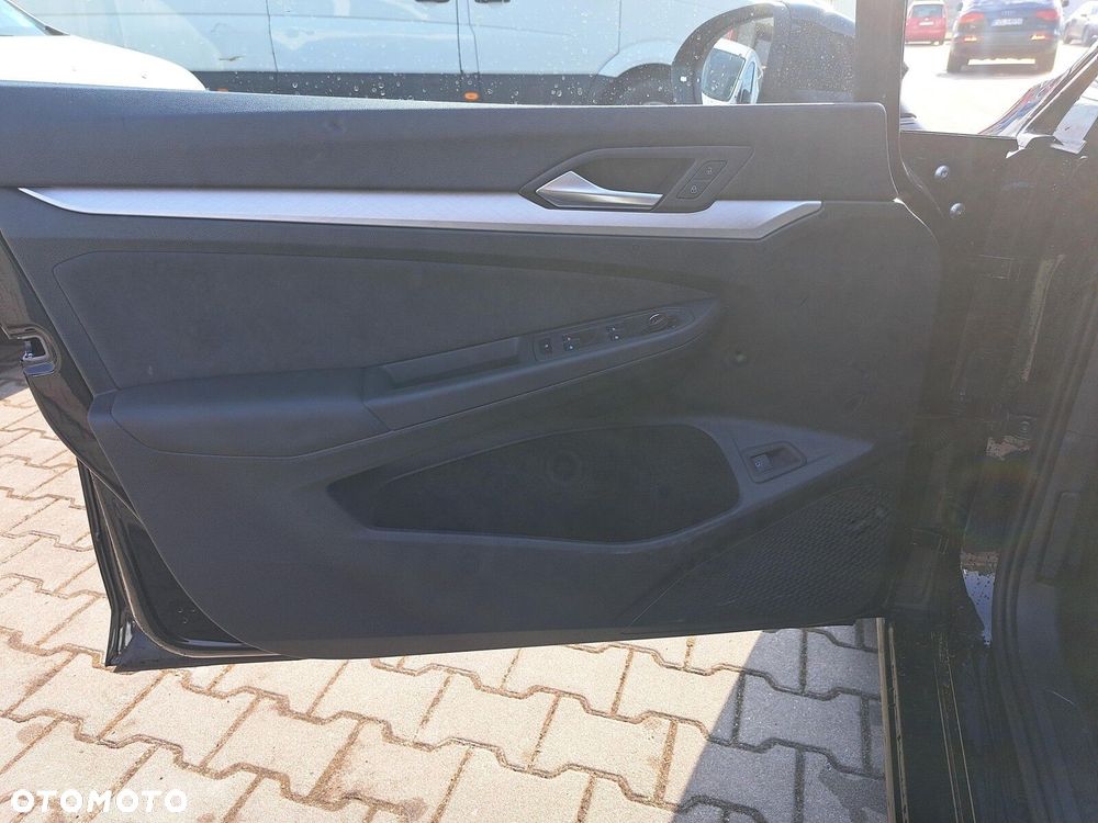 Volkswagen Golf - 10