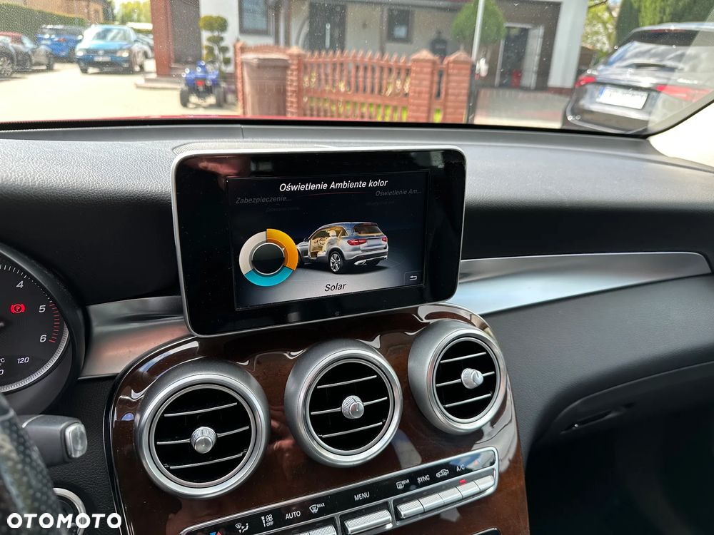 Mercedes-Benz GLC - 12