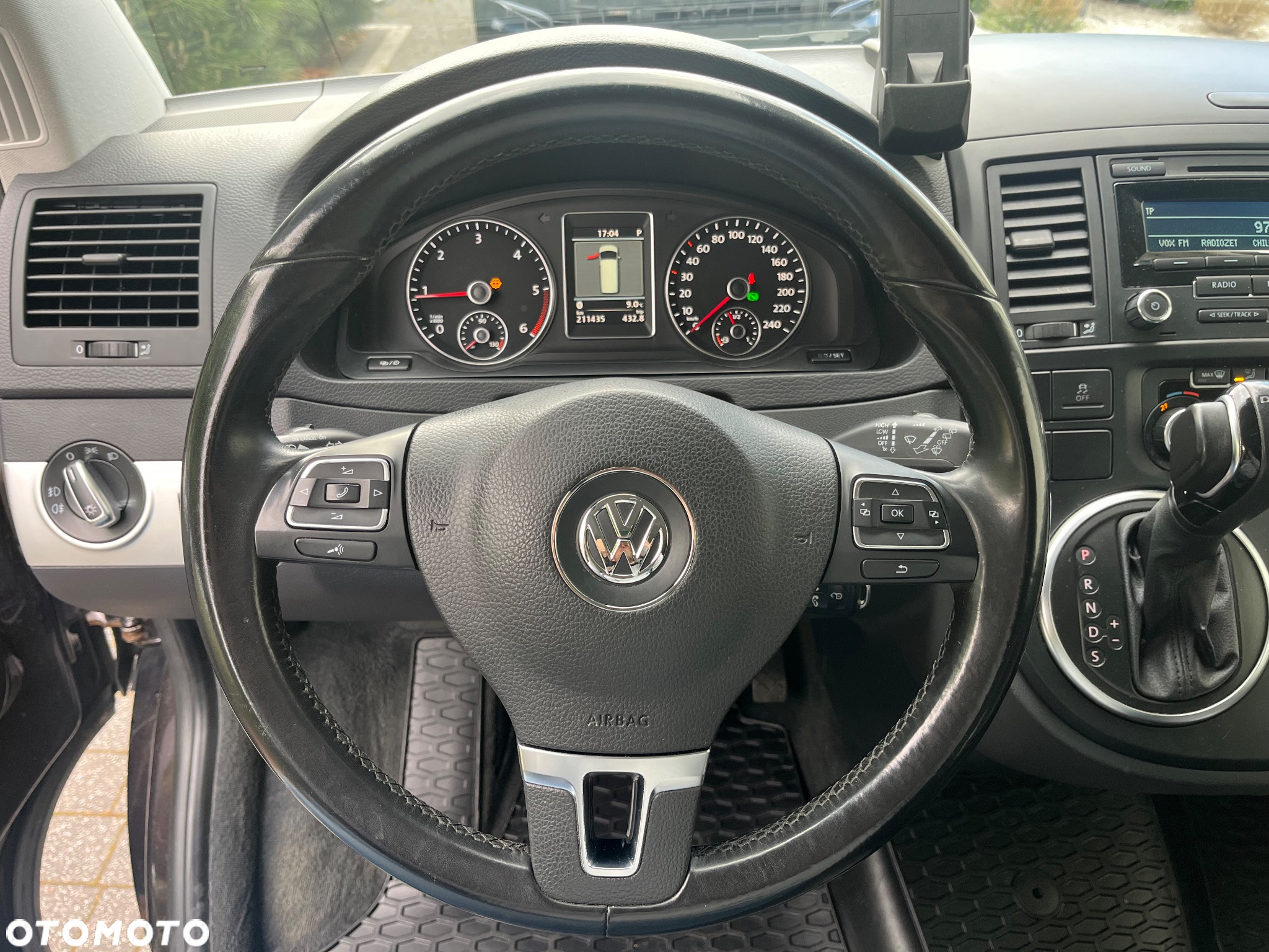 Volkswagen Multivan - 12