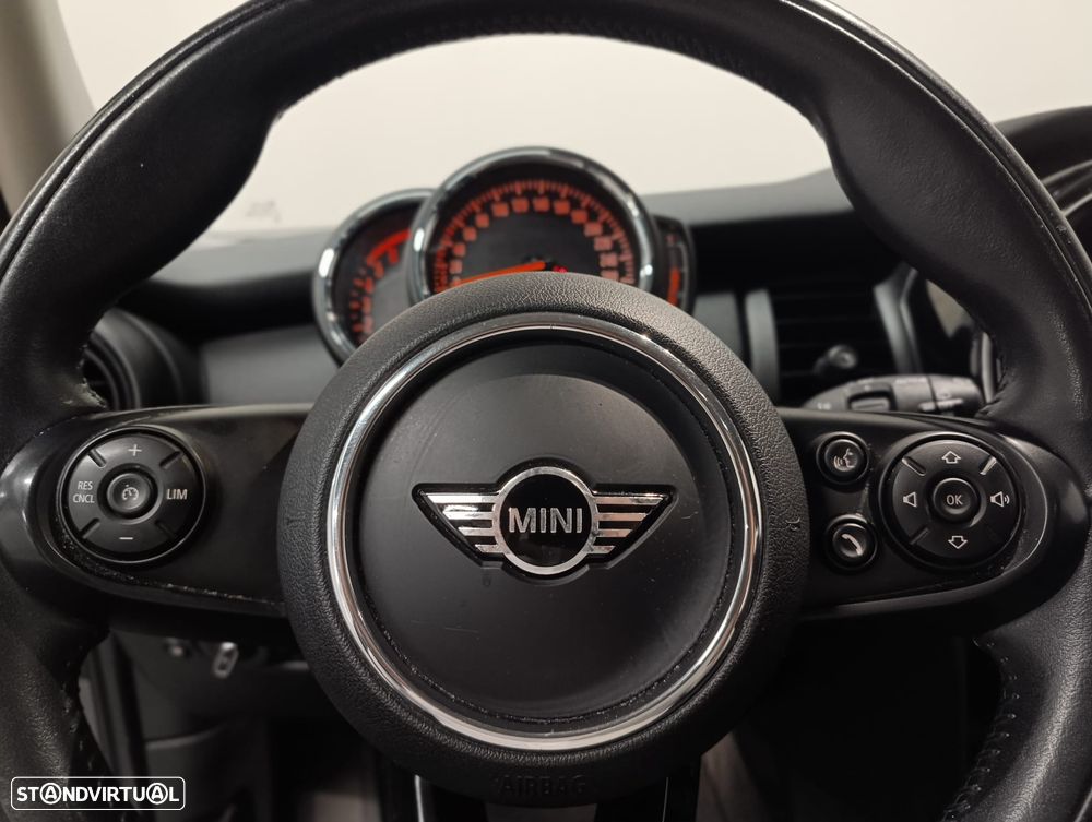 MINI 5 Portas One D - 23