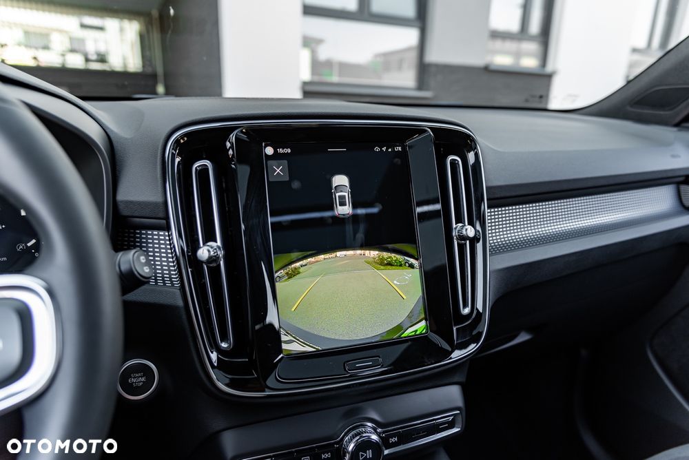Volvo XC 40 B3 B DKG Plus Bright - 31