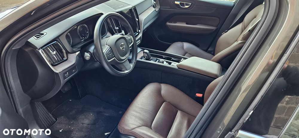 Volvo XC 60 B5 D AWD Momentum Pro - 7
