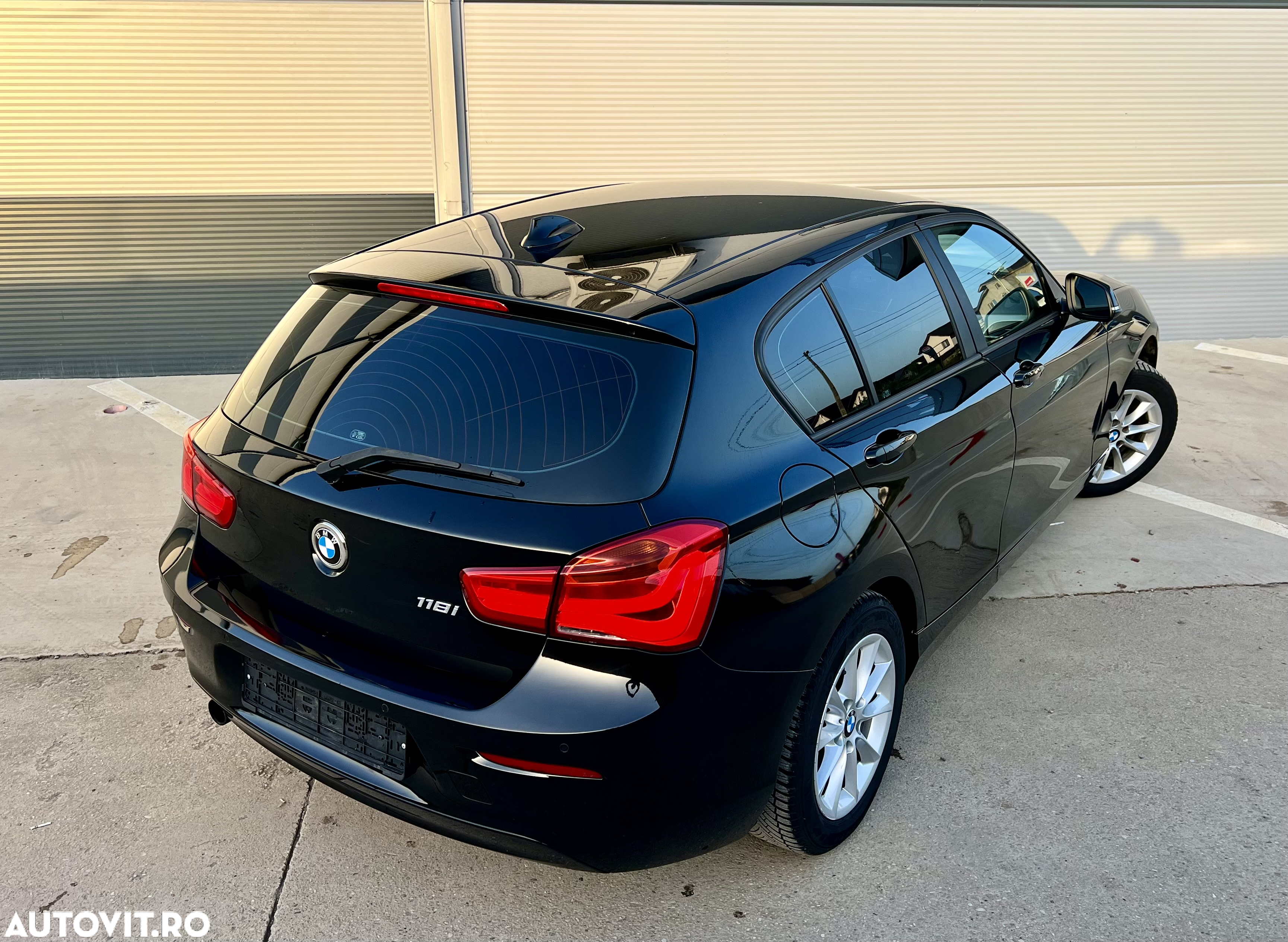 BMW Seria 1 118i Advantage - 32