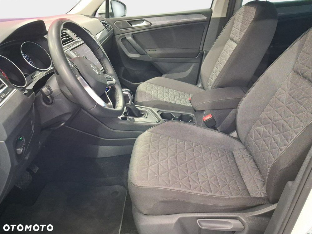 Volkswagen Tiguan - 13