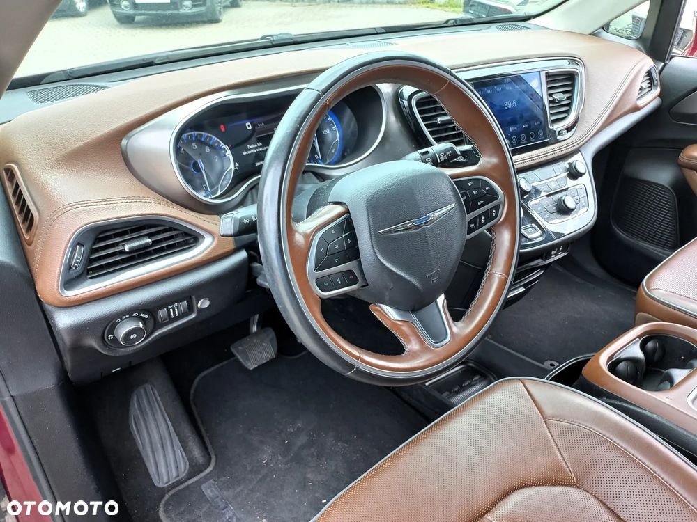 Chrysler Pacifica - 10