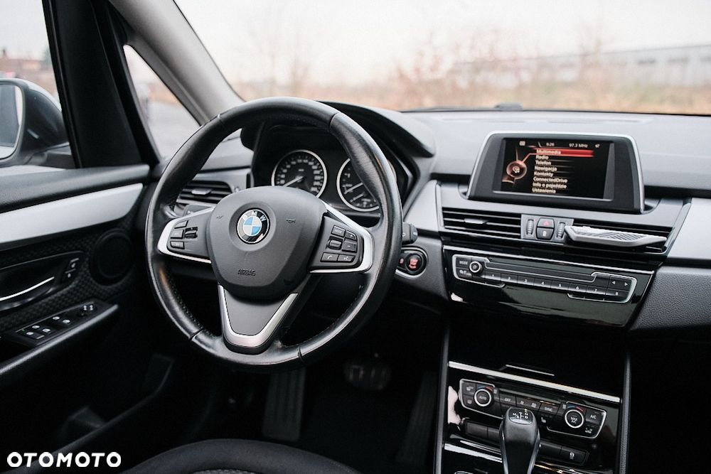 BMW Seria 2 218i - 35