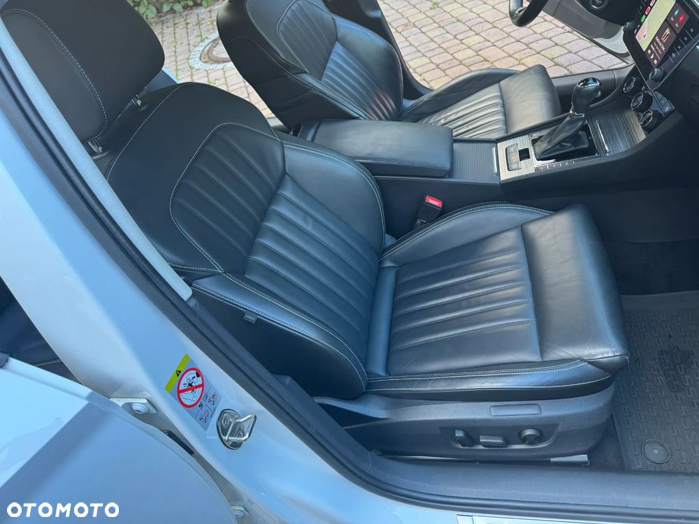 Skoda Superb Combi 2.0 TDI DSG Premium Edition - 12