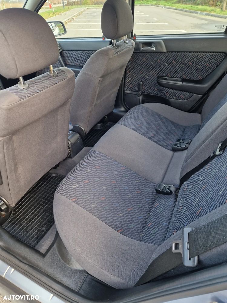 Opel Astra 1.6 Elegance - 11