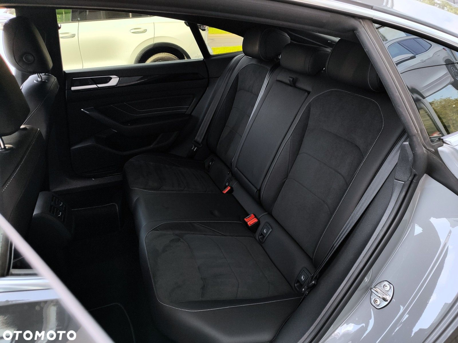 Volkswagen Arteon 2.0 TDI 4Motion R-Line DSG - 13