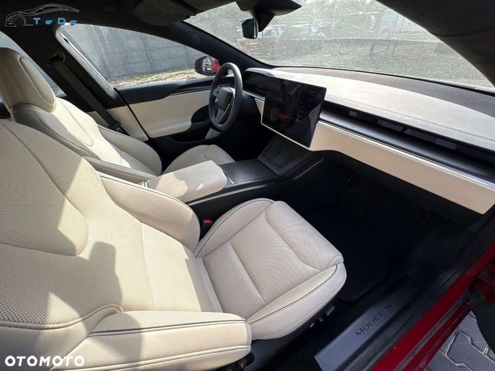 Tesla Model S - 27