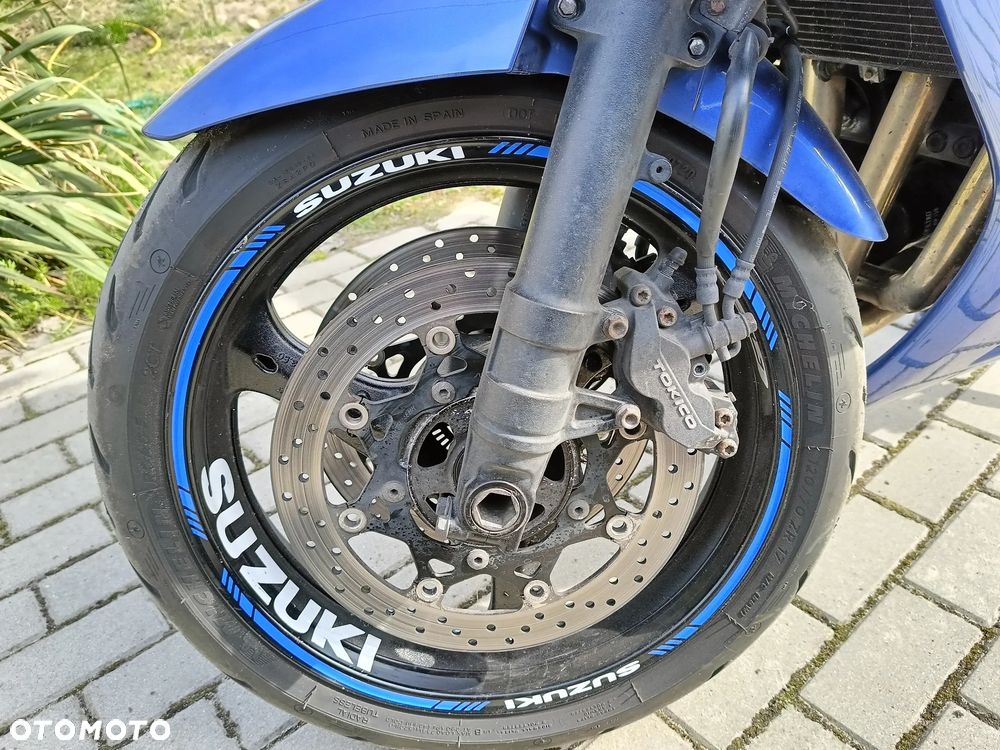 Suzuki GSX - 19