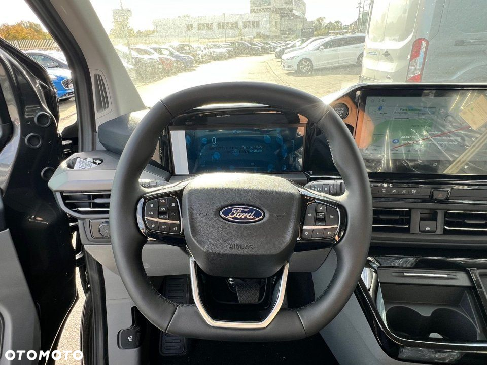 Ford Tourneo Custom - 9