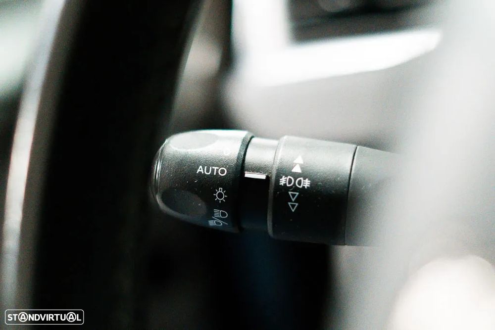 Peugeot 2008 1.2 PureTech Allure - 30