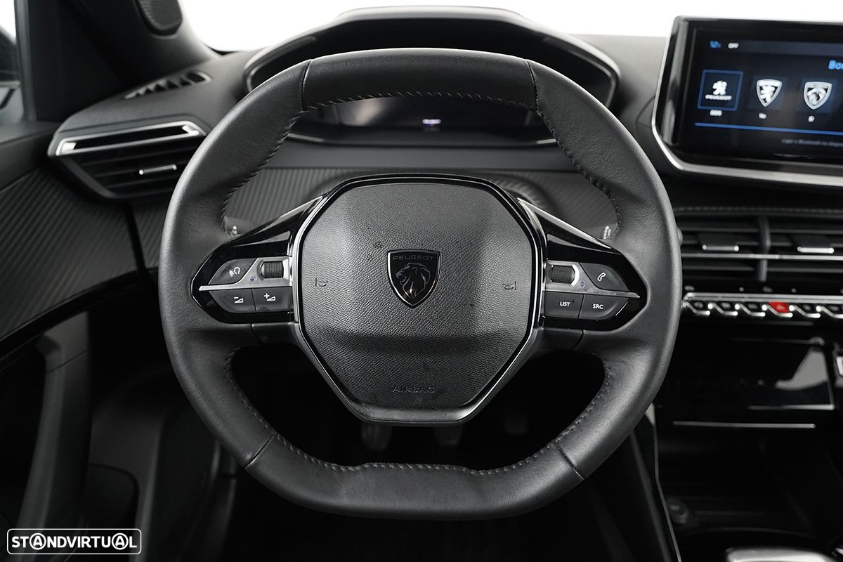 Peugeot 2008 1.2 PureTech Allure - 16