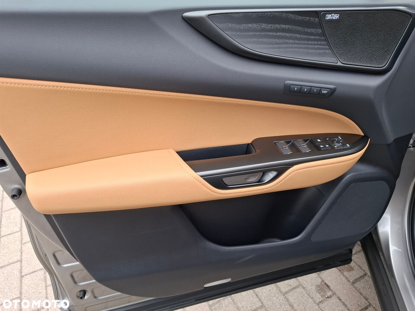 Lexus NX - 13